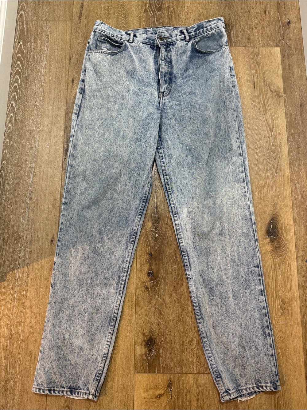 Vintage Acid-Wash High-Rise Jeans - Faded Blue cucamonga
